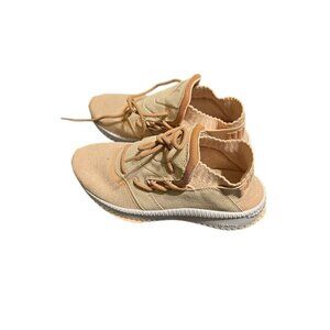 Puma Womens Running Shoes Size 7.5 Peach & White Lightweight Breathable Design‎